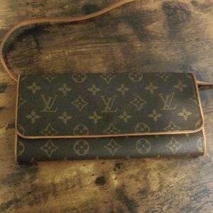 SOLD! Louis Vuitton Pochette Twin GM